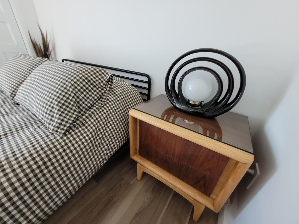 Condo Mid-Century Modern Style - Pool/Terrace Квебек Екстер'єр фото