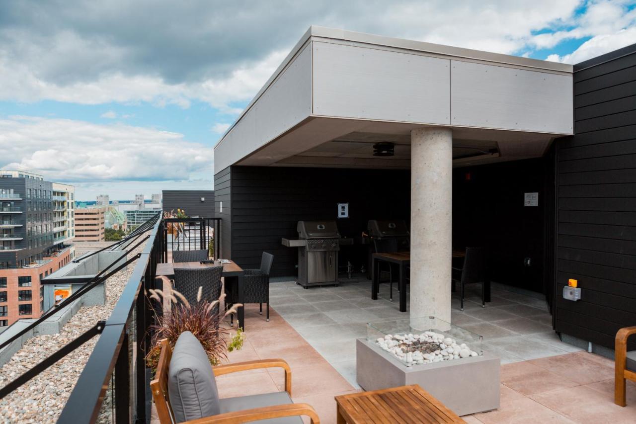 Condo Mid-Century Modern Style - Pool/Terrace Квебек Екстер'єр фото